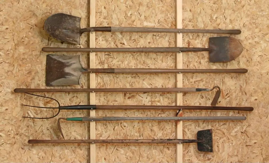 Construct an outdoor holder